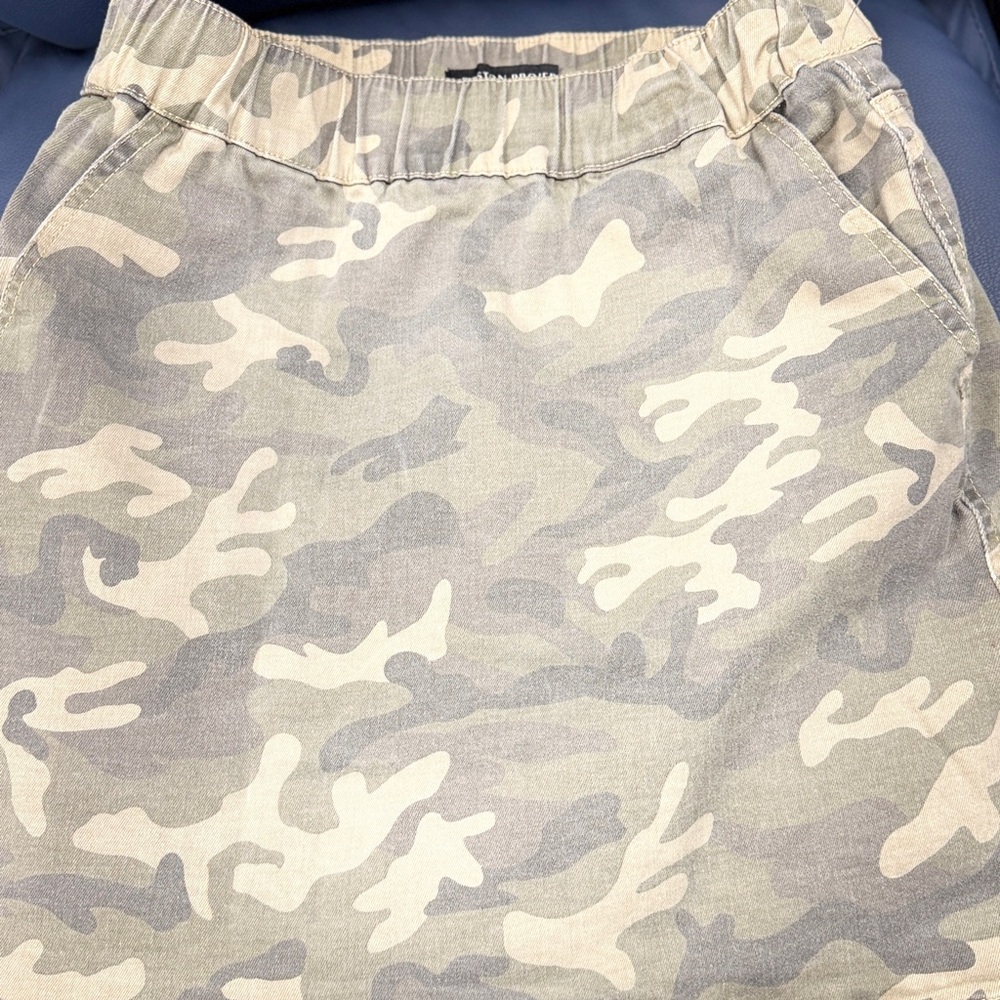 Boston Proper Skort Size 8 Gray Camo Shorts Print Elastic Waist Pockets Stretch - Picture 10 of 11